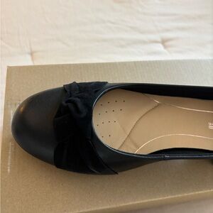Clarks Black Bow-Detail Leather Ballet Flat